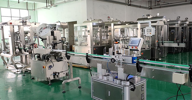 星火小型灌裝機設備車間實拍